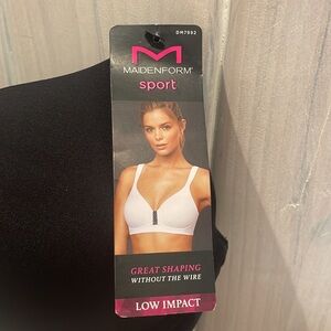 NWT Maidenform sporty black and Bali white SET 2